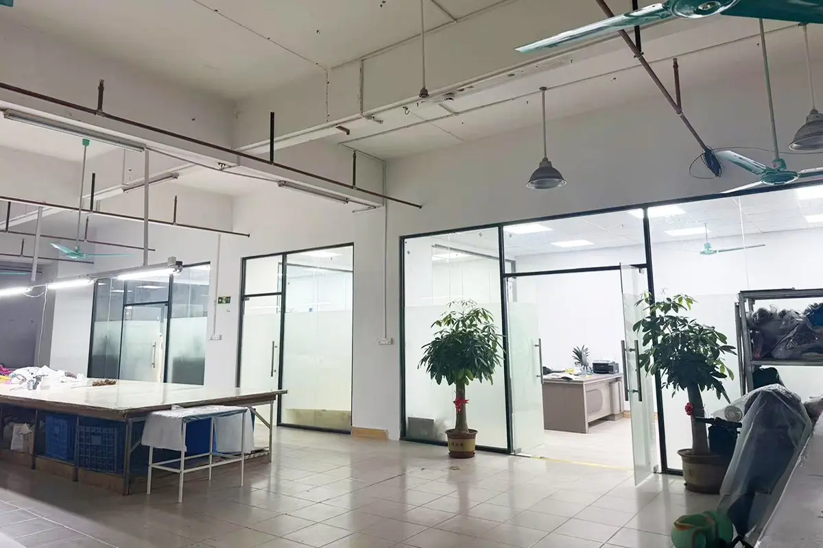 Dongguan Hongye Garment Co., Ltd. Establishes Foreign Trade Department, Embarking on a New Chapter of Globalization
